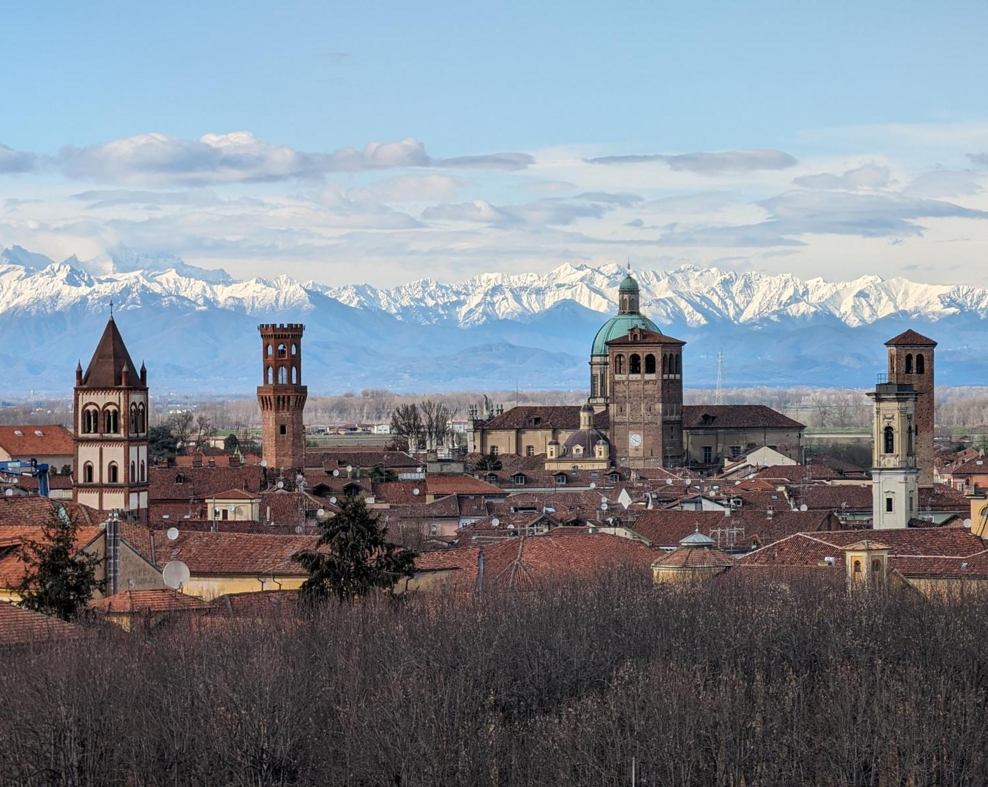 La Terrazza Del Re Apartman Vercelli Kültér fotó